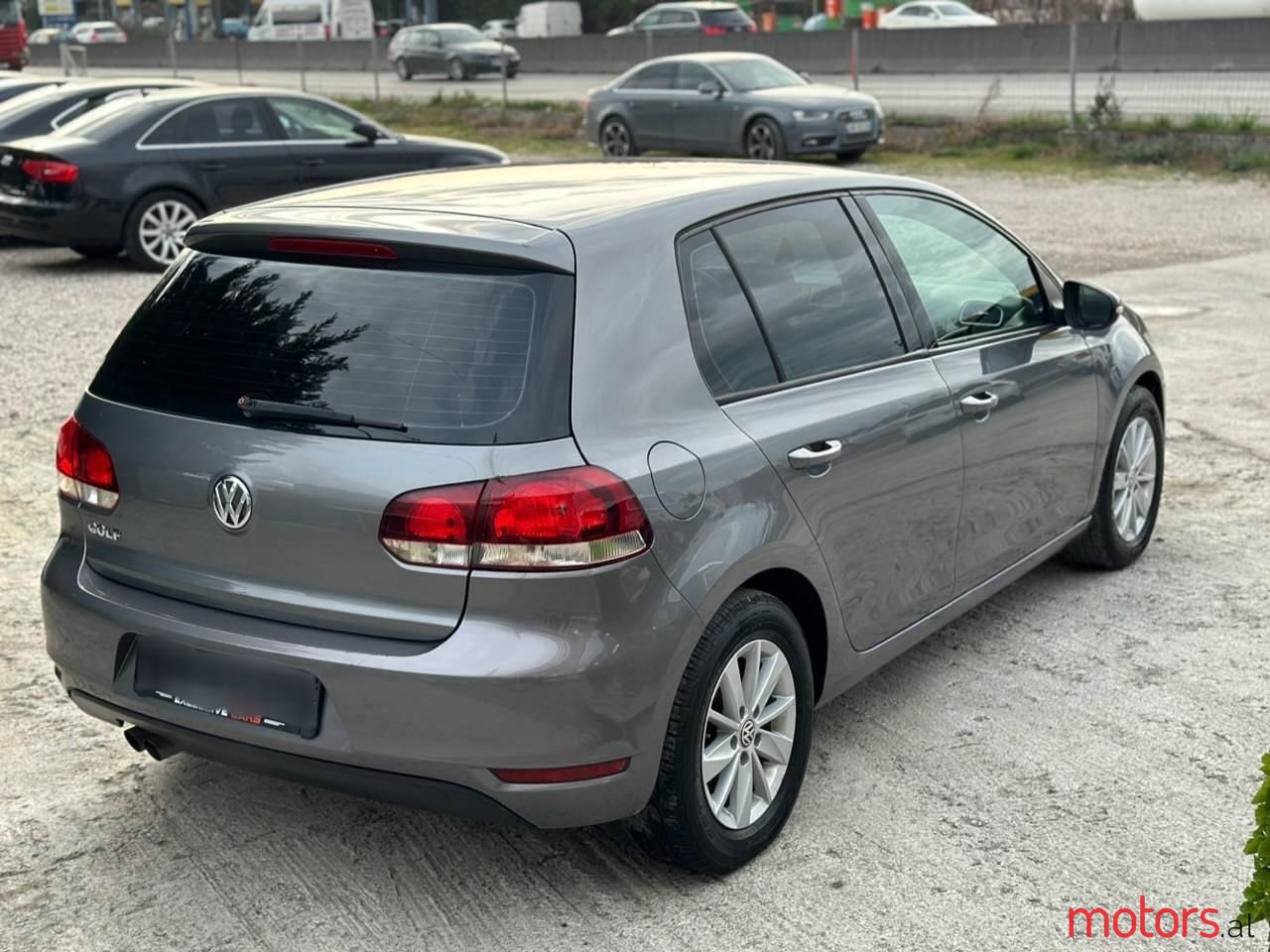 2011' Volkswagen Golf photo #3