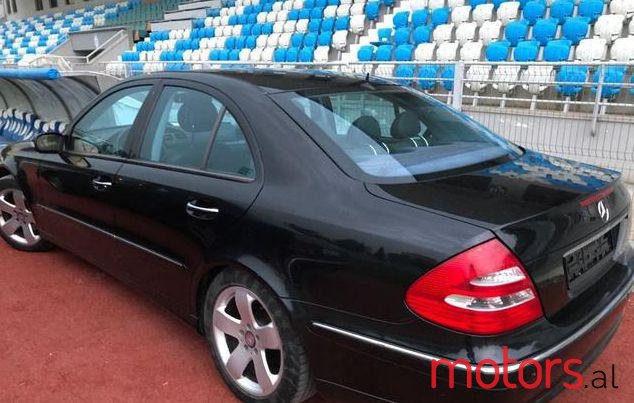 2005' Mercedes-Benz E-Class photo #4