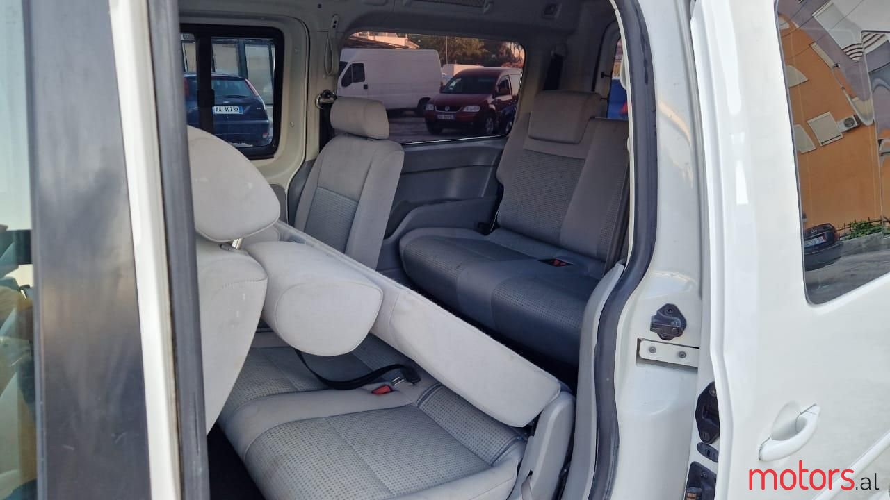 2009' Volkswagen Caddy photo #3