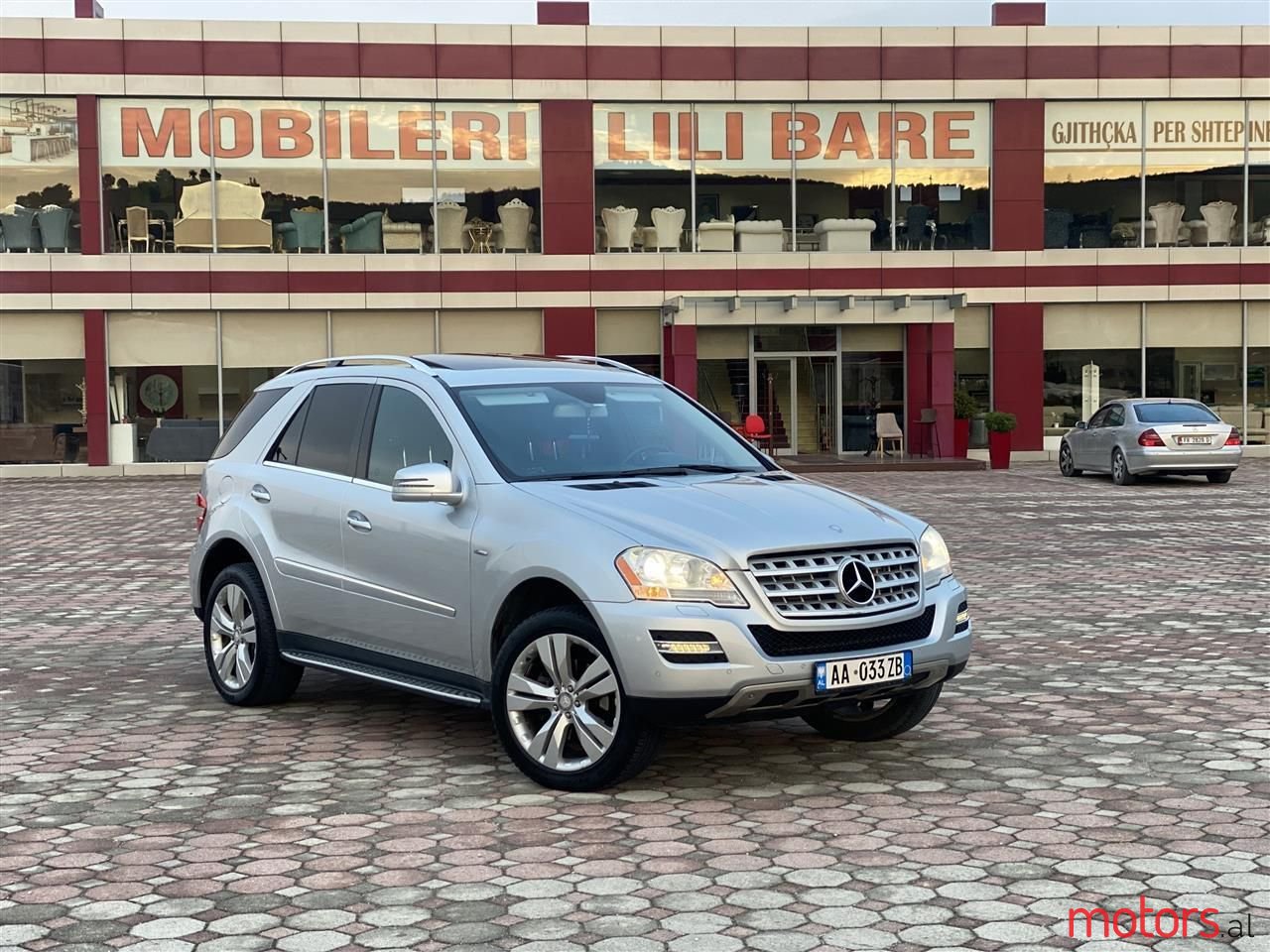 2011' Mercedes-Benz ML 350 photo #2