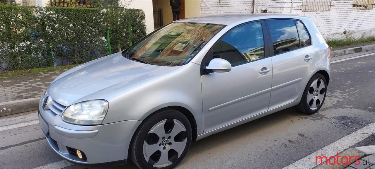 2005' Volkswagen Golf photo #2