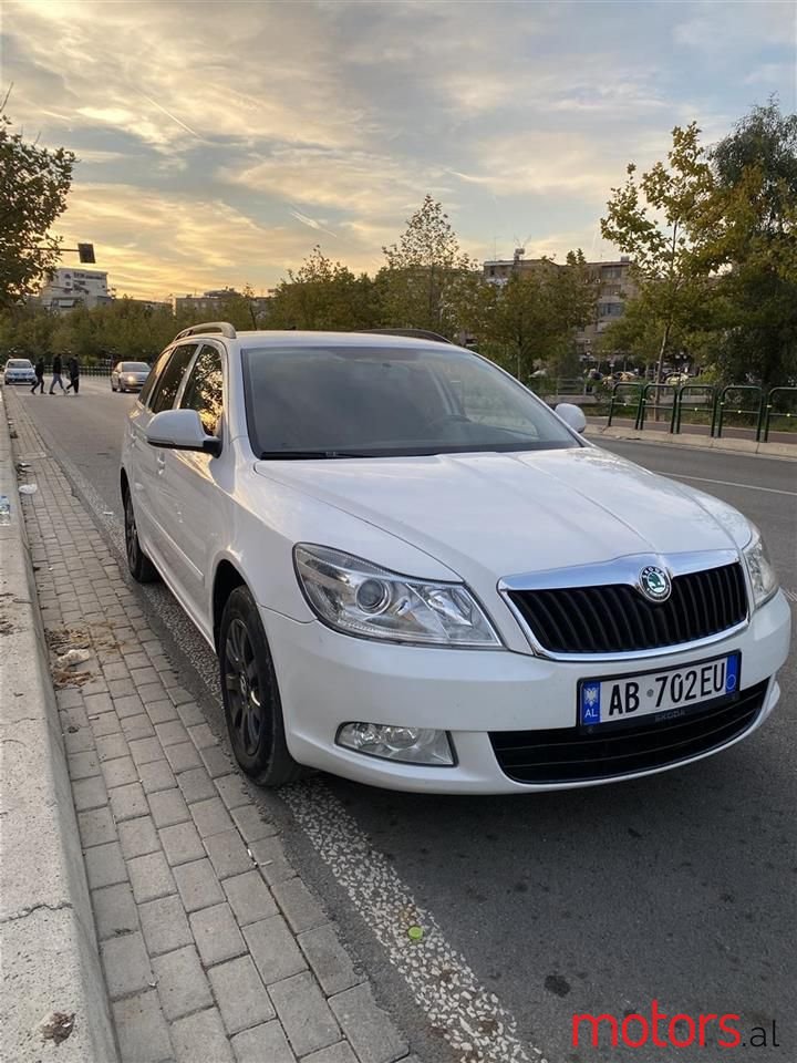 2013' Skoda Octavia photo #3