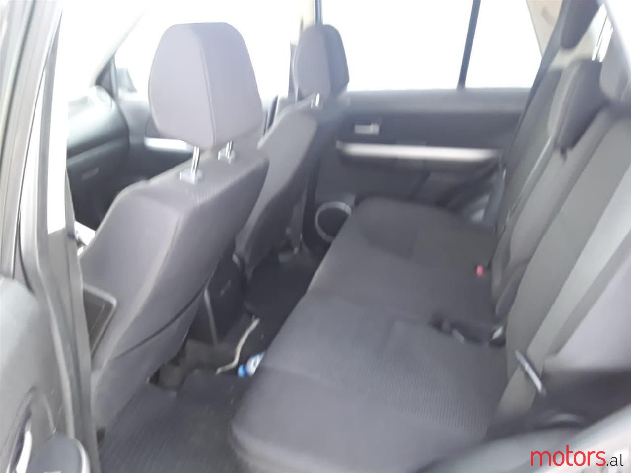 2010' Suzuki Grand Vitara photo #5