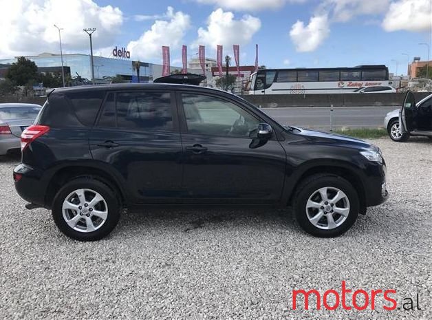 2011' Toyota RAV4 photo #1