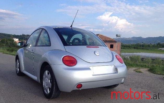 2000' Volkswagen Beetle photo #2