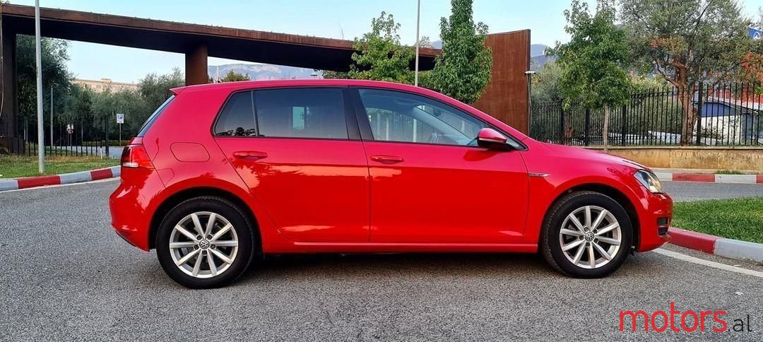 2015' Volkswagen Golf photo #4