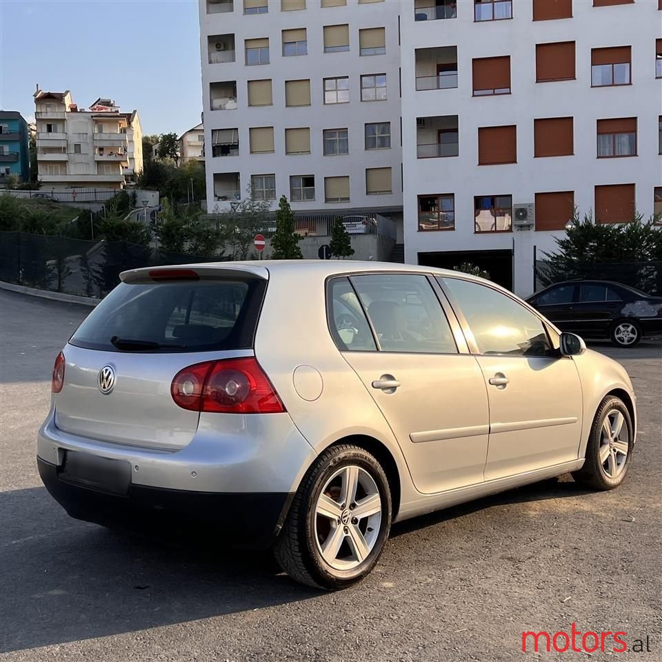 2005' Volkswagen Golf photo #1