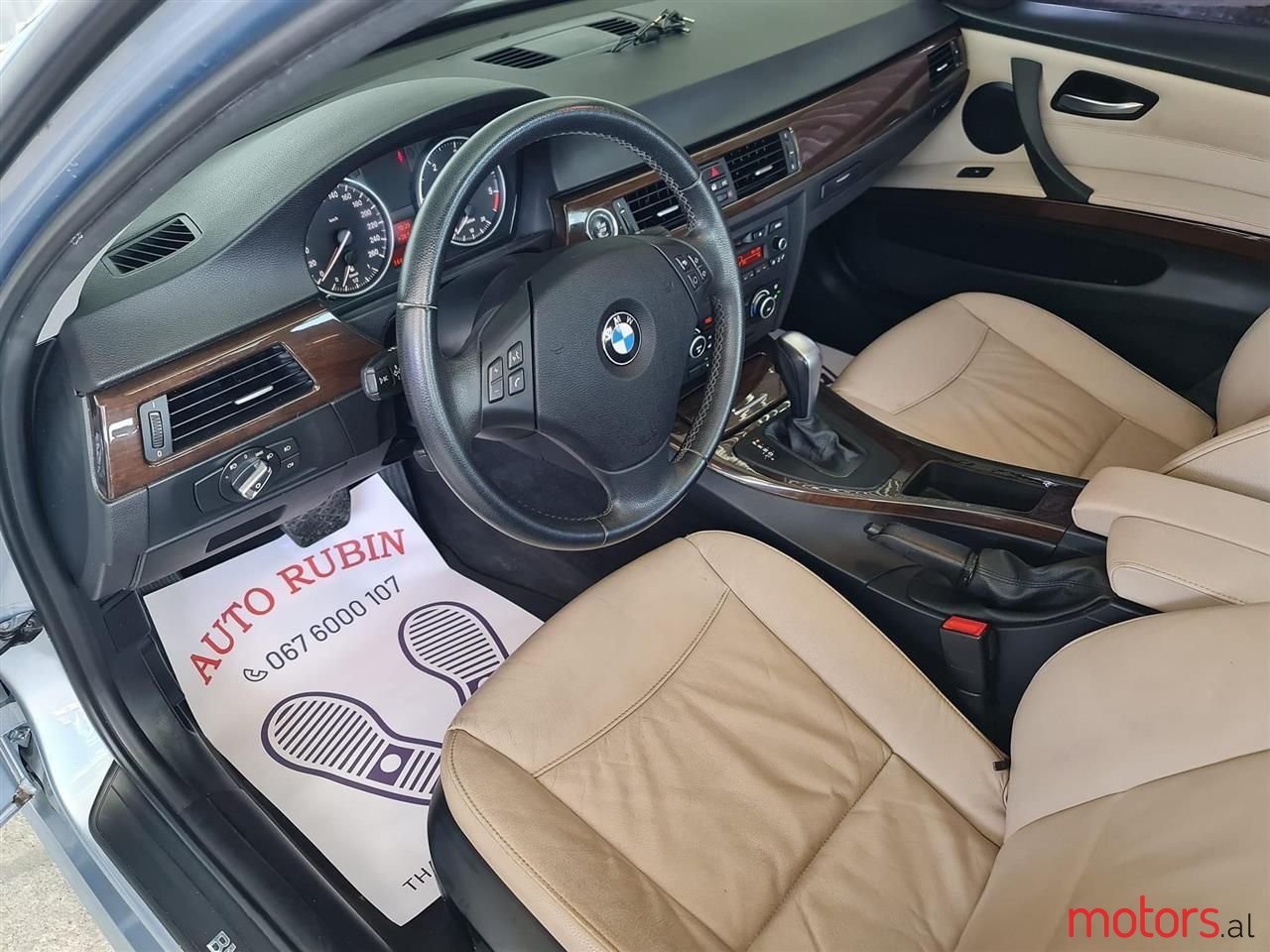 2011' BMW 320 photo #4