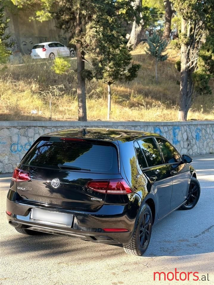 2019' Volkswagen Golf photo #6