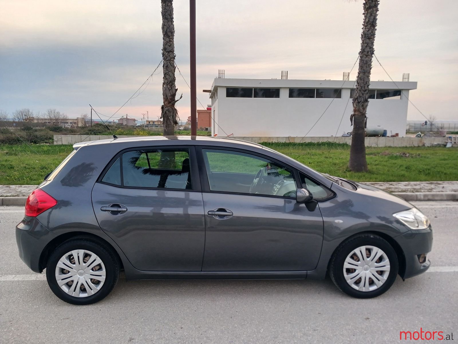 2008' Toyota Auris photo #4