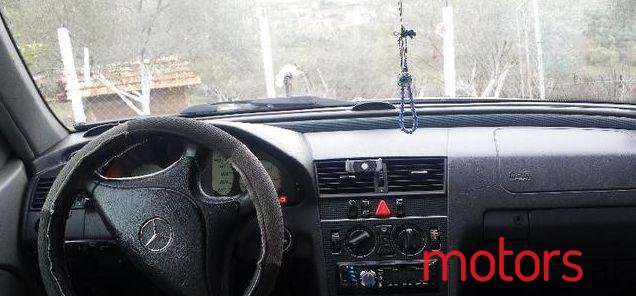 2000' Mercedes-Benz C-Class photo #2