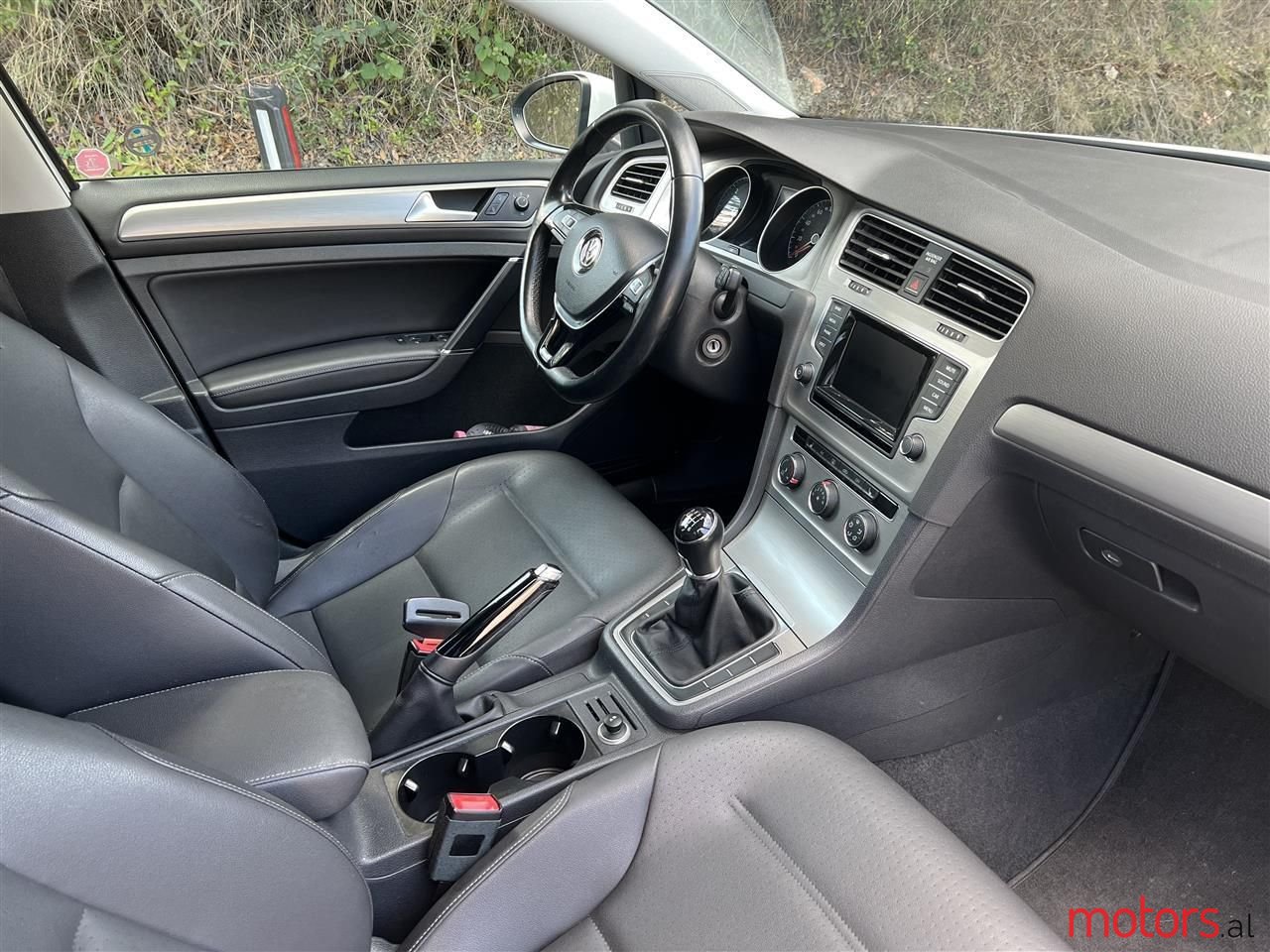 2015' Volkswagen Golf photo #4