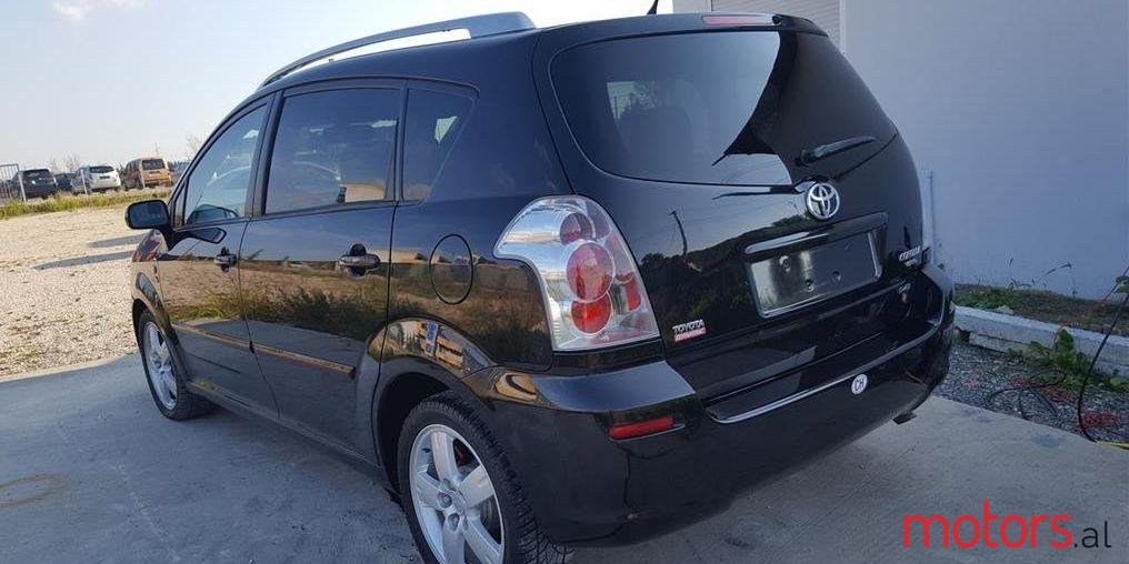 2006' Toyota Corolla Verso photo #2