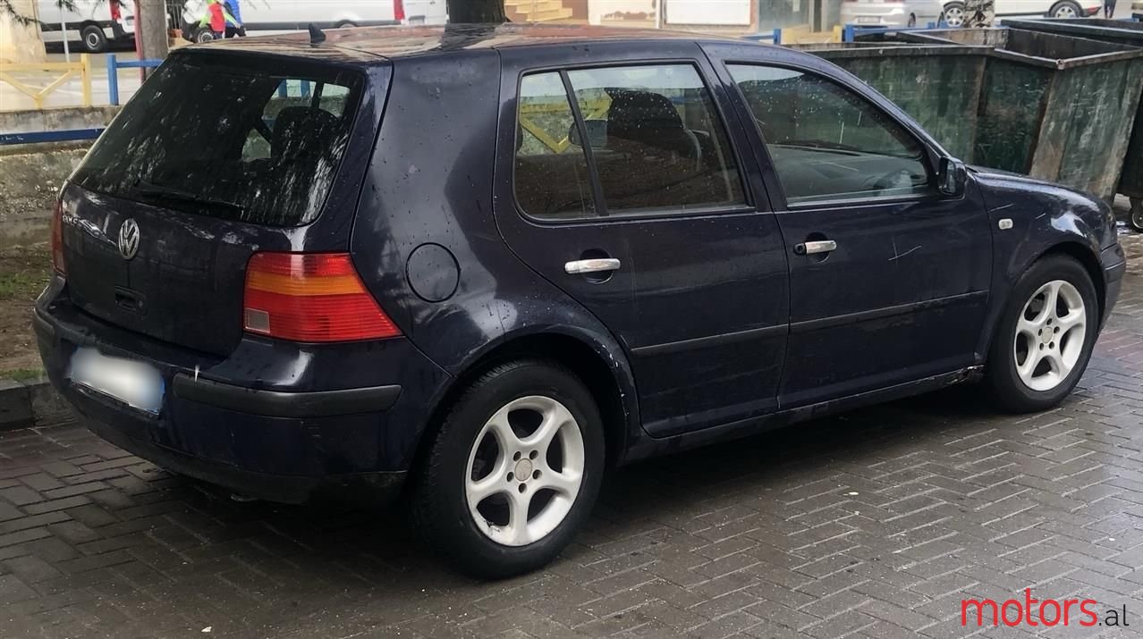 2001' Volkswagen Golf photo #4