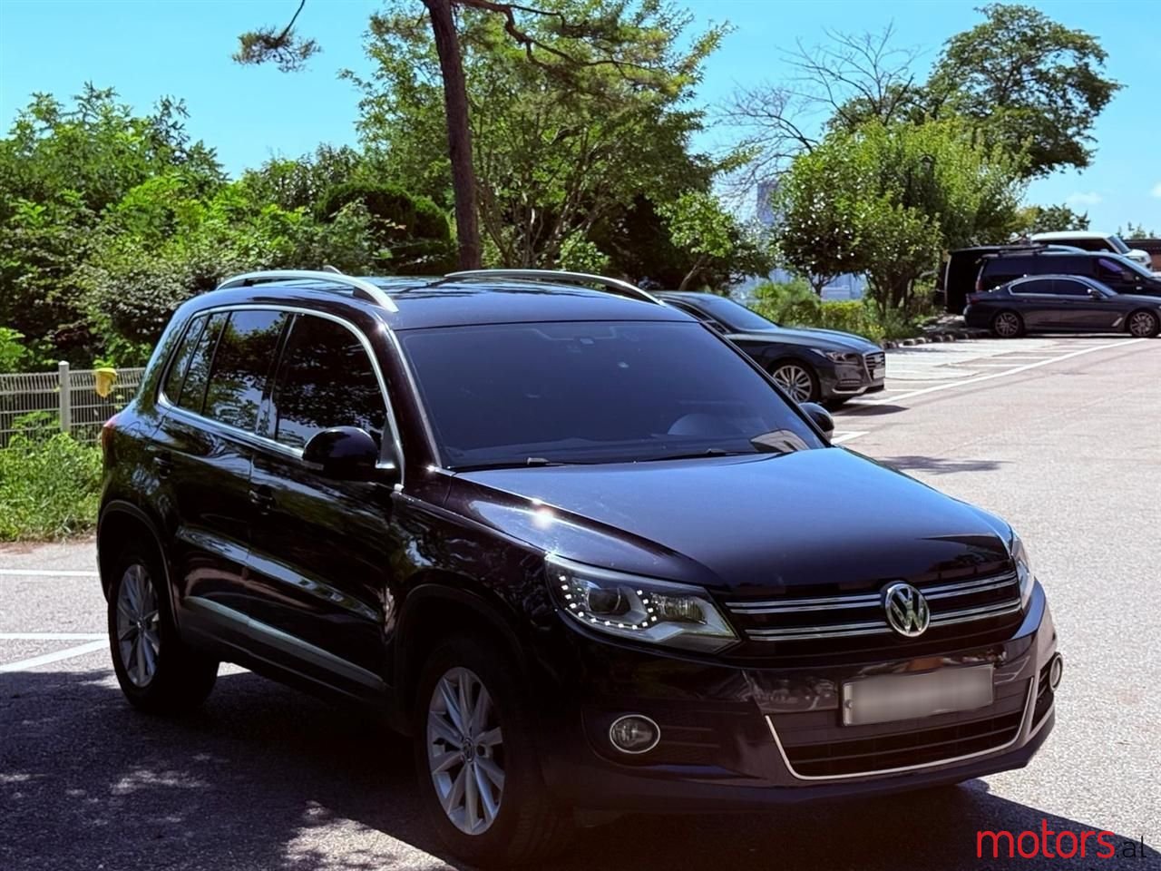 2016' Volkswagen Tiguan photo #1