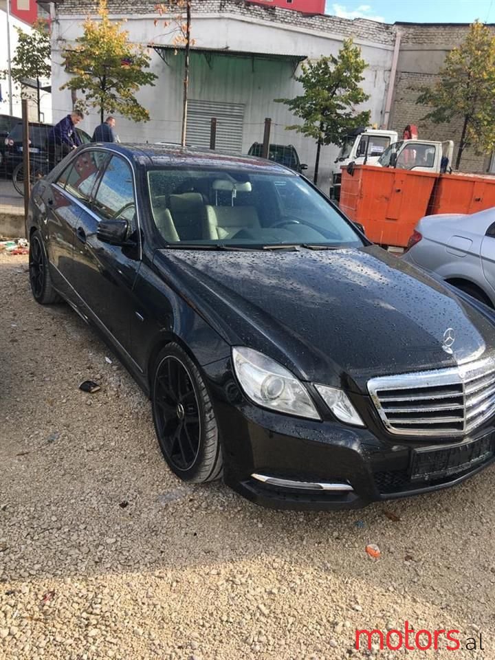 2011' Mercedes-Benz 250 photo #1