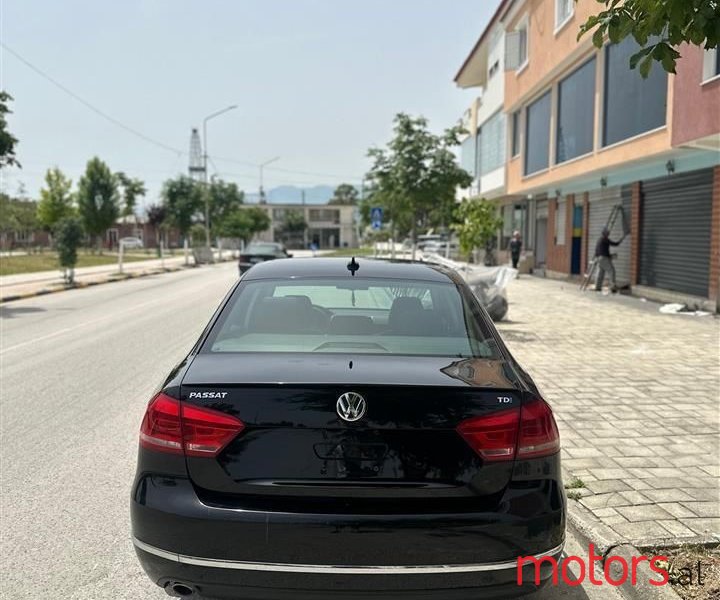 2013' Volkswagen Passat photo #6