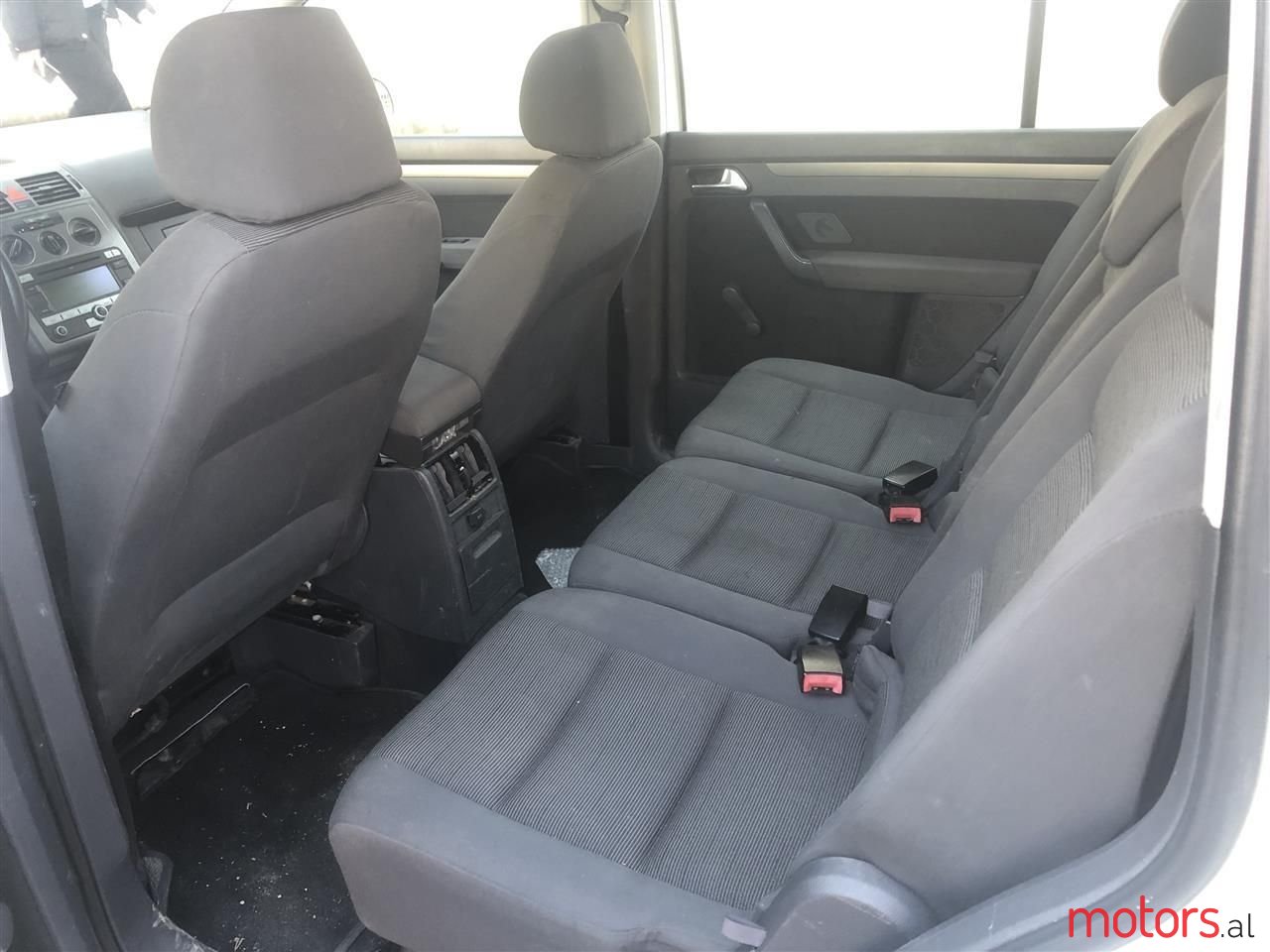 2007' Volkswagen Touran photo #5