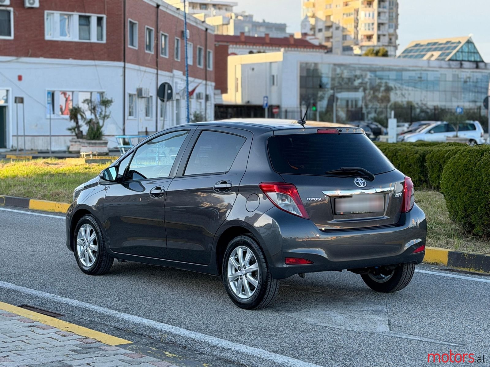 2012' Toyota Yaris photo #5
