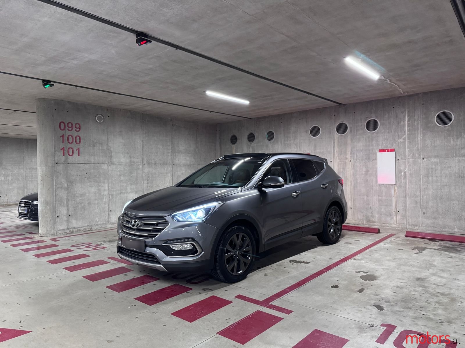 2016' Hyundai Santa Fe photo #1