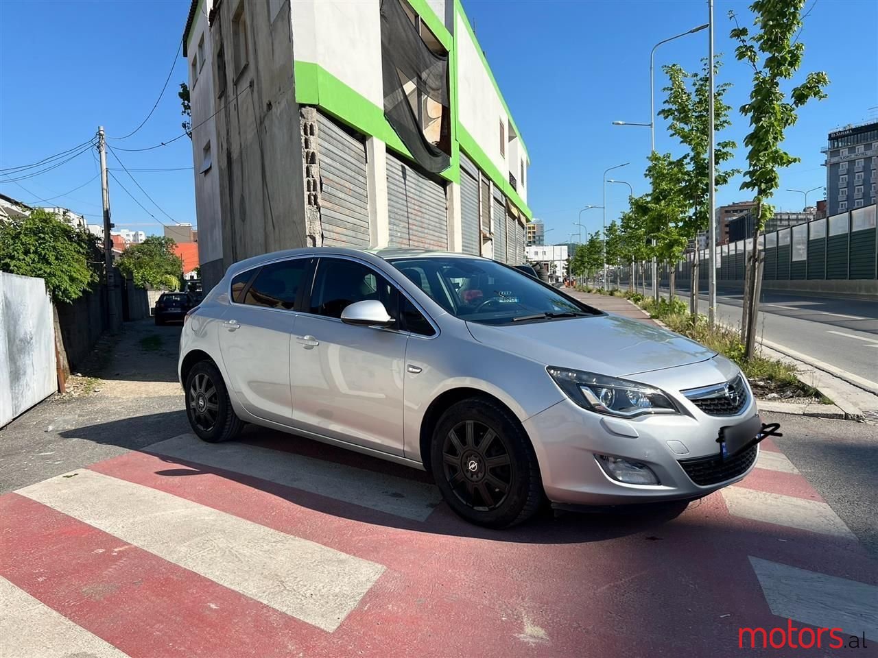 2012' Opel Astra photo #6