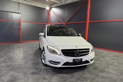 2012' Mercedes-Benz B 200