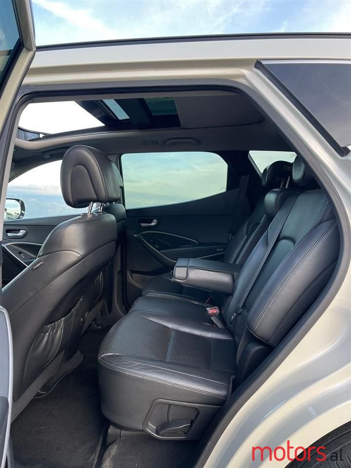 2013' Hyundai Santa Fe photo #5