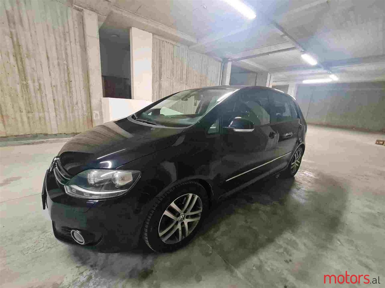 2012' Volkswagen Golf Plus photo #3