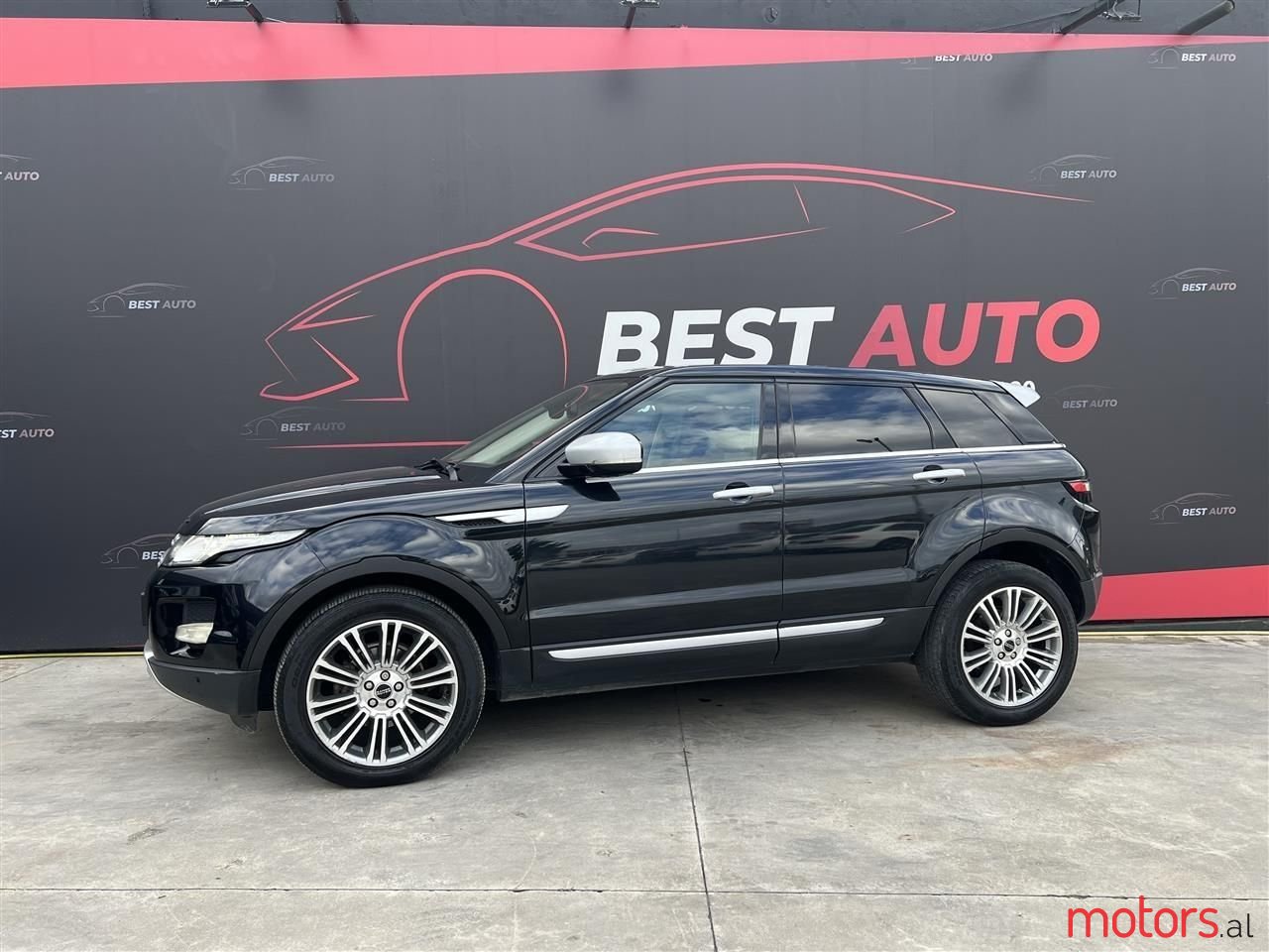 2011' Land Rover Range Rover Evoque photo #1