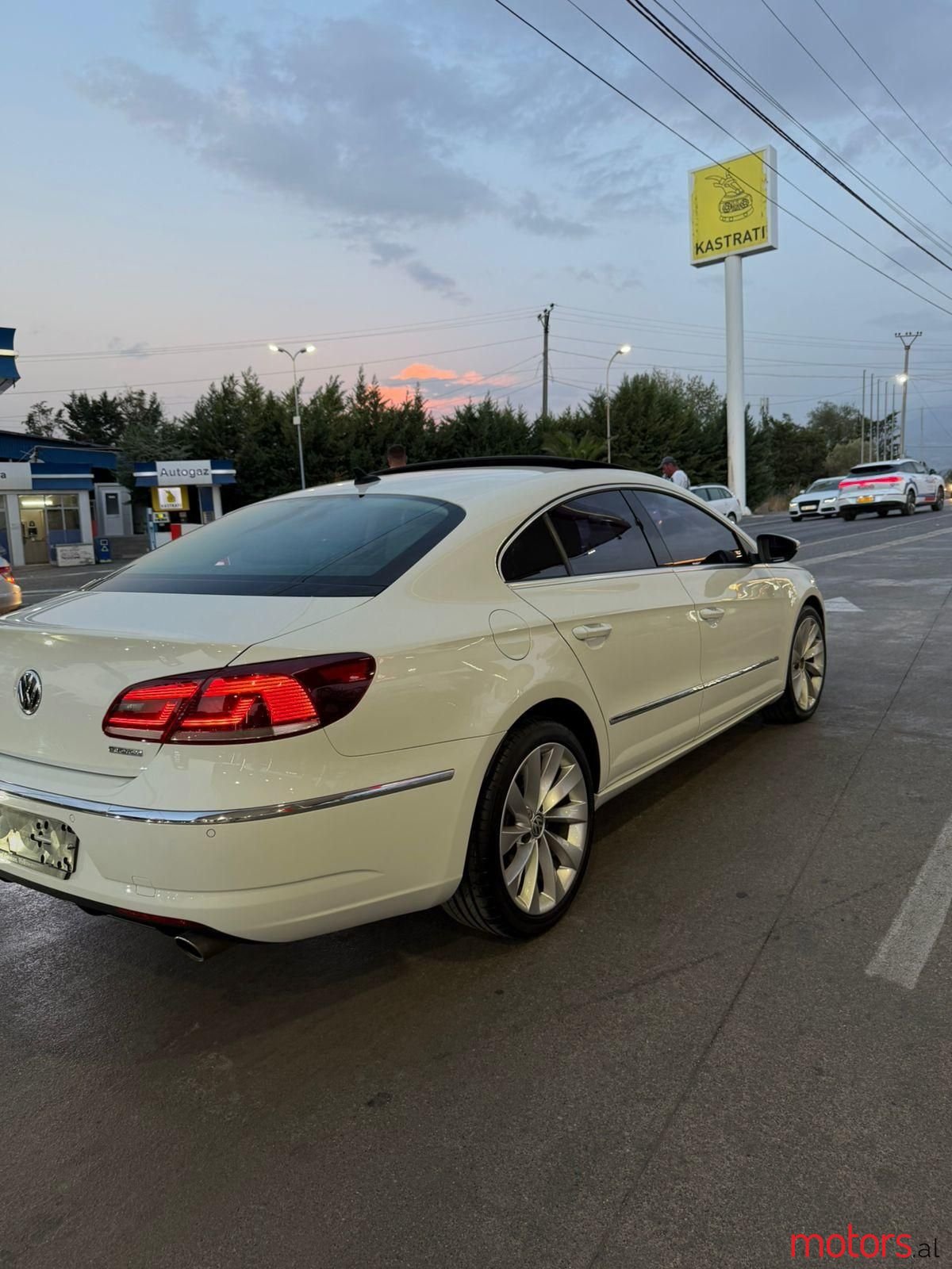 2015' Volkswagen Passat photo #4