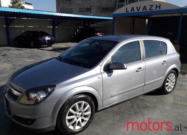 2005' Opel Astra photo #1