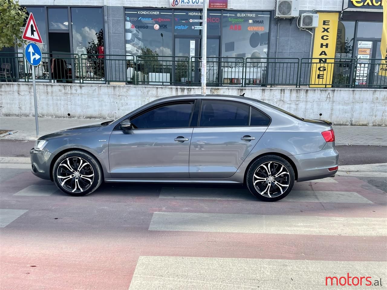 2012' Volkswagen Jetta photo #4