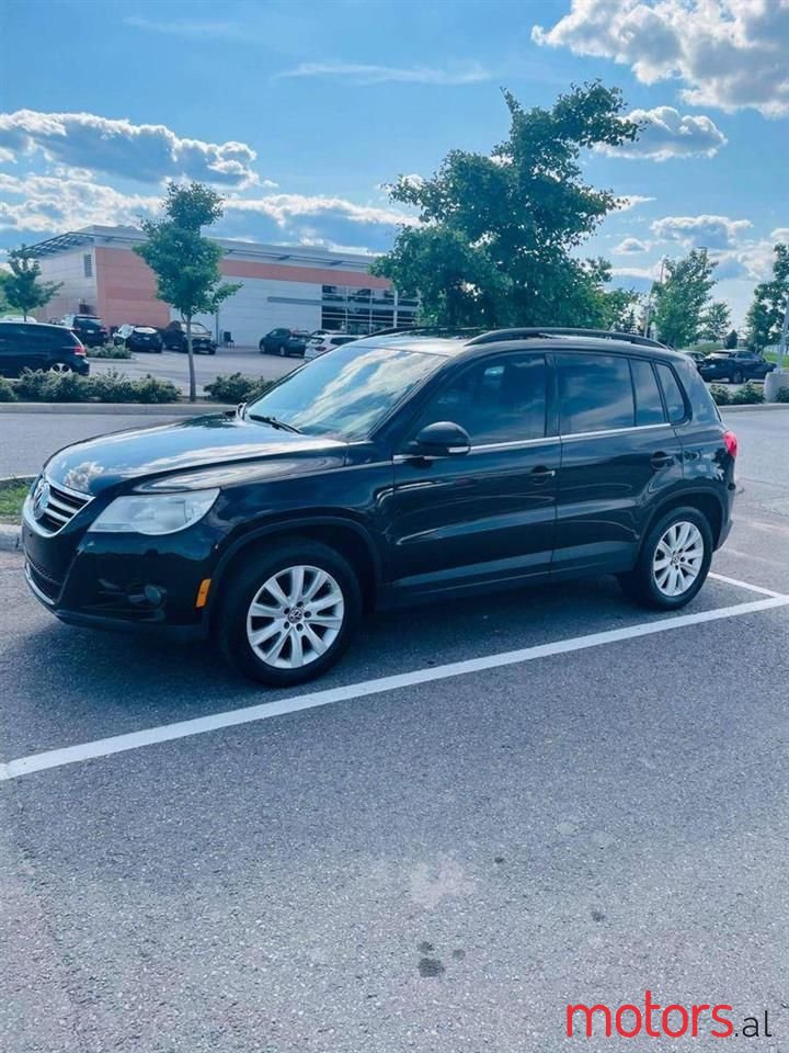 2010' Volkswagen Tiguan photo #5