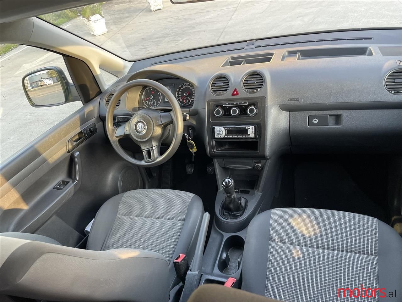 2014' Volkswagen Caddy photo #5