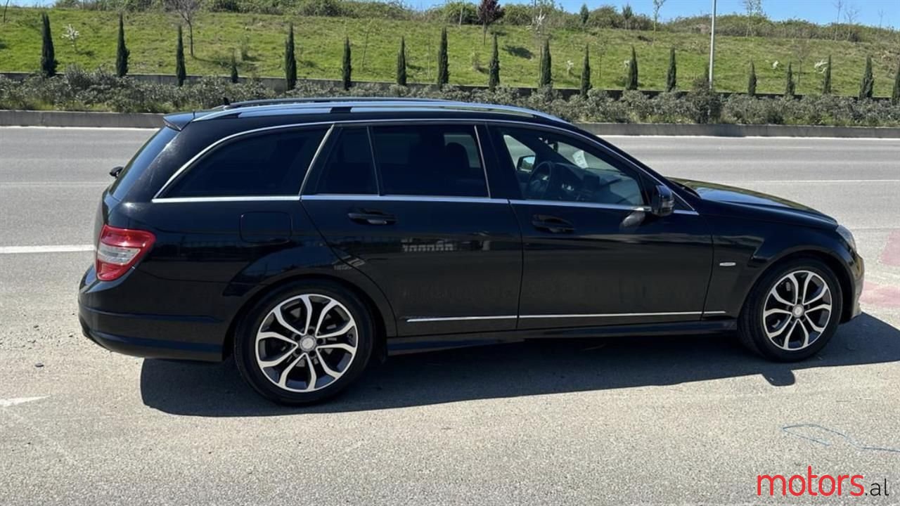 2010' Mercedes-Benz 220 photo #5