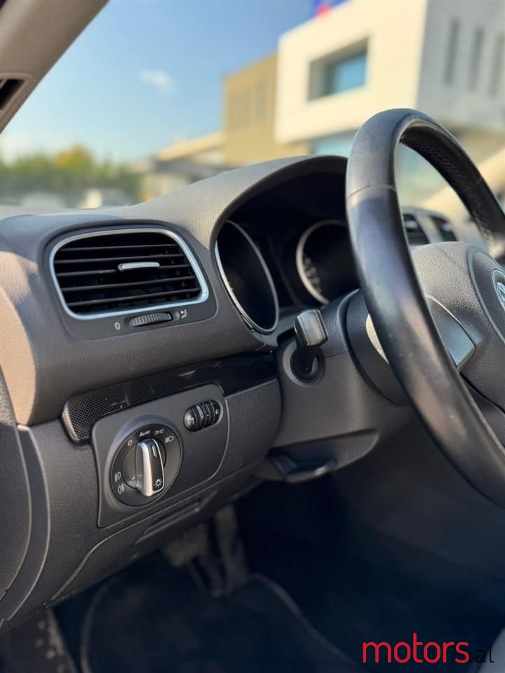 2013' Volkswagen Golf photo #6