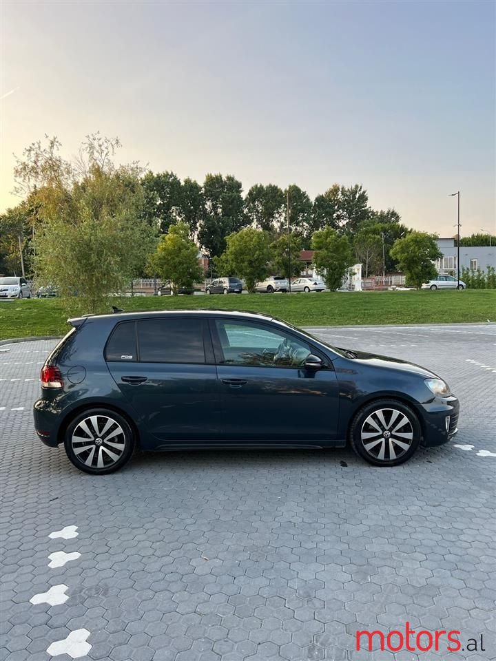 2010' Volkswagen Golf photo #4