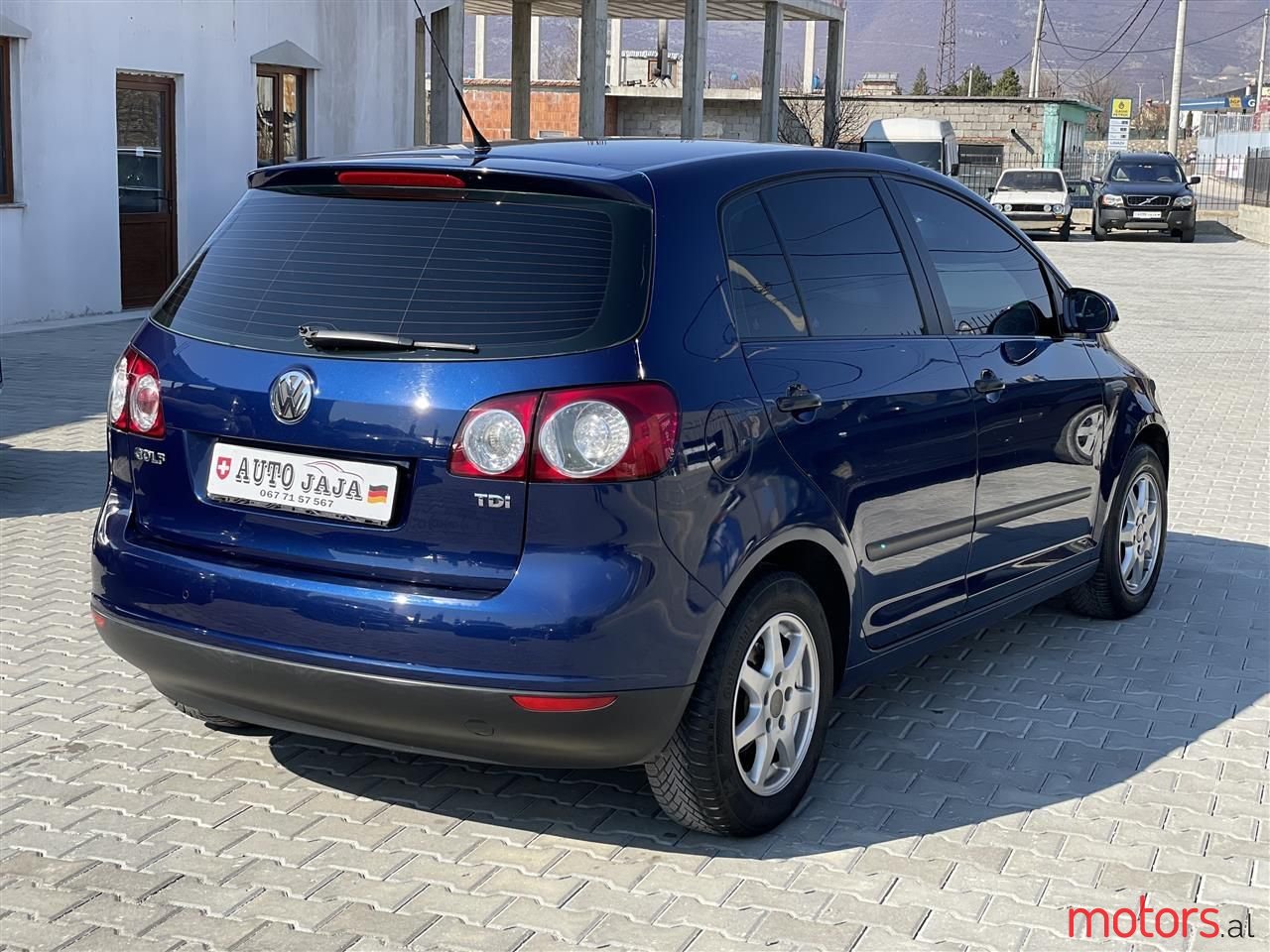 2005' Volkswagen Golf photo #2