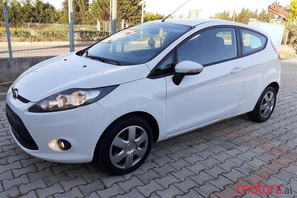 2011' Ford Fiesta photo #1