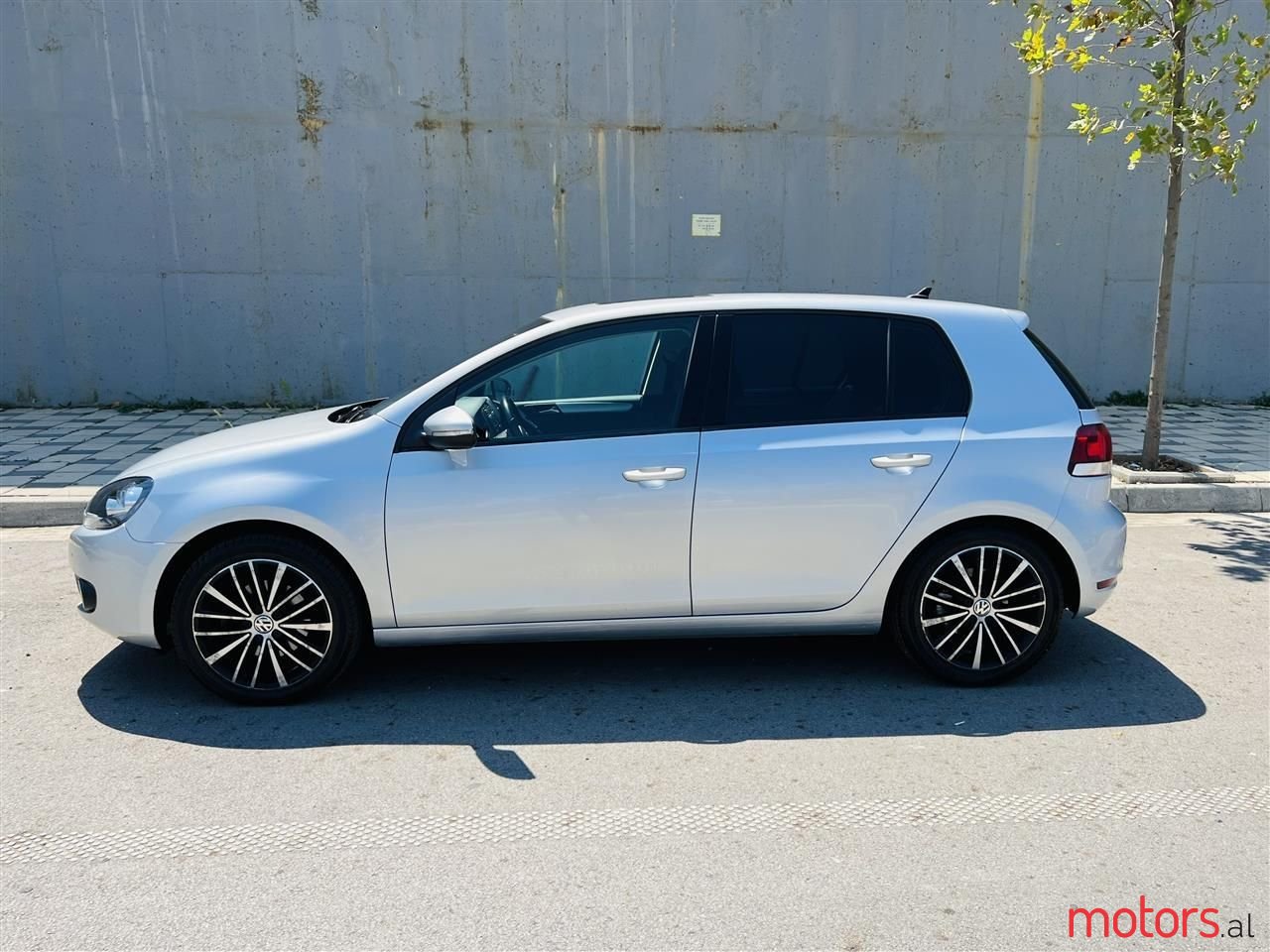 2013' Volkswagen Golf photo #2