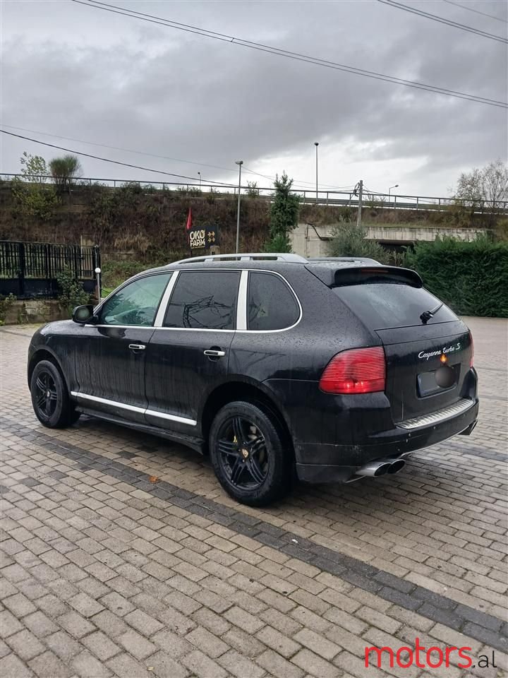 2004' Porsche Cayenne photo #2