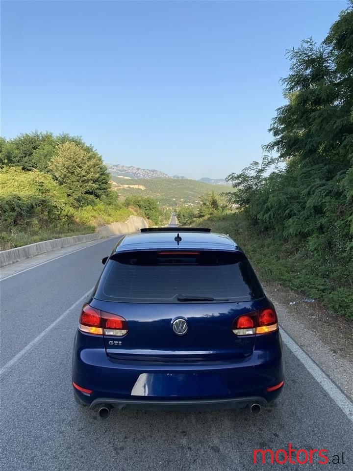 2010' Volkswagen Golf photo #4