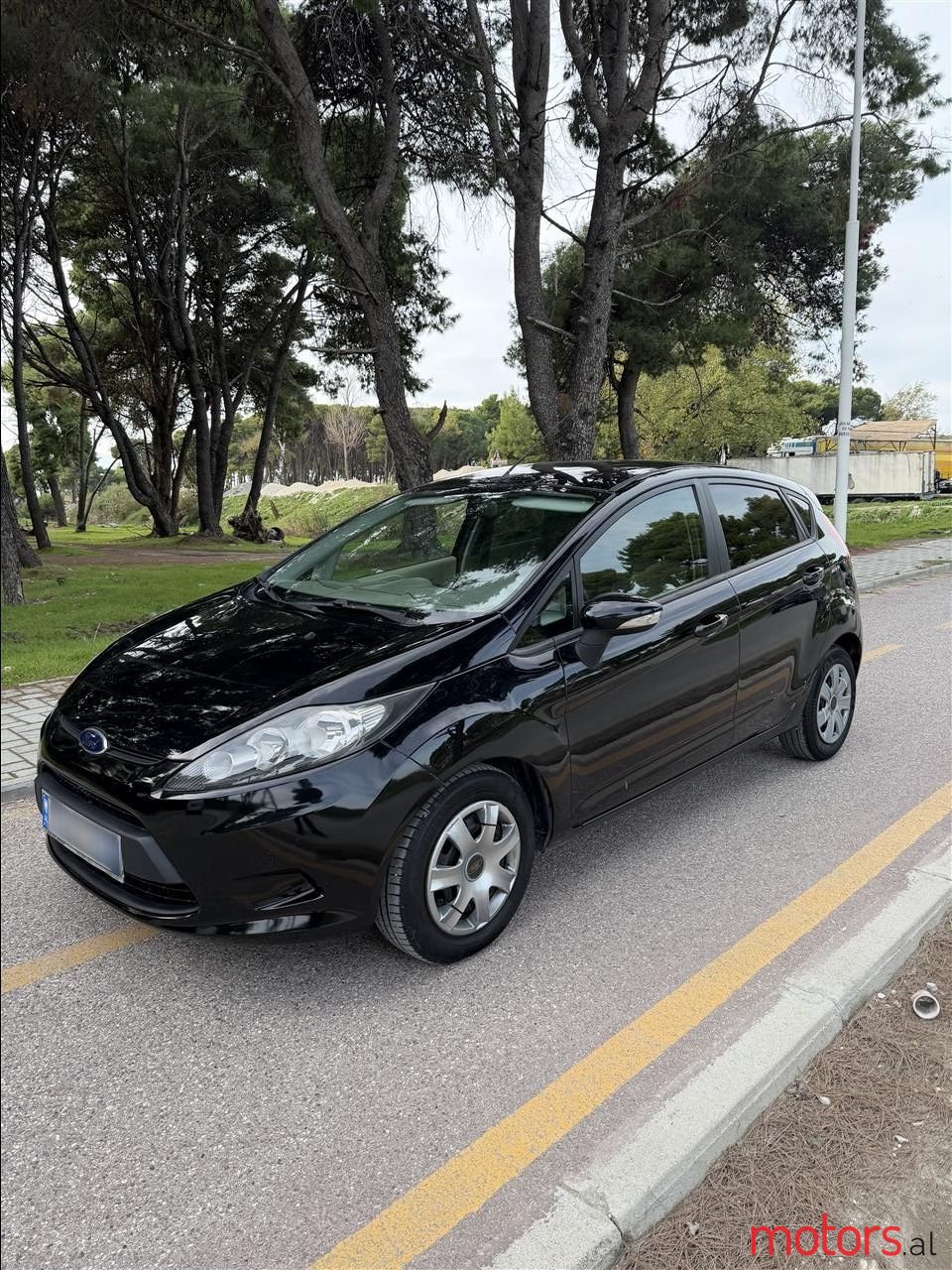 2011' Ford Fiesta photo #1