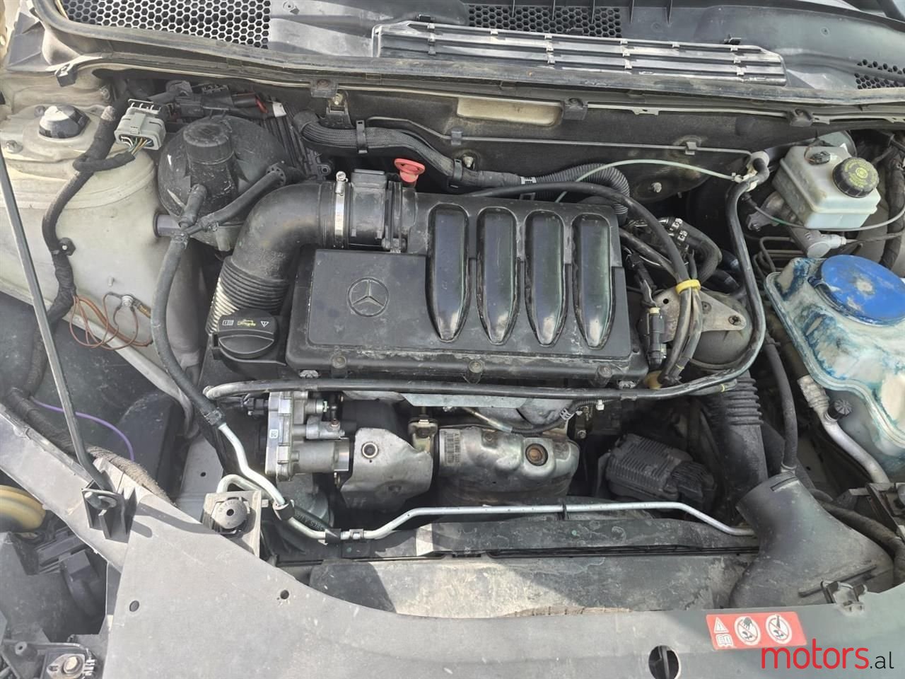 2011' Mercedes-Benz B 180 photo #2