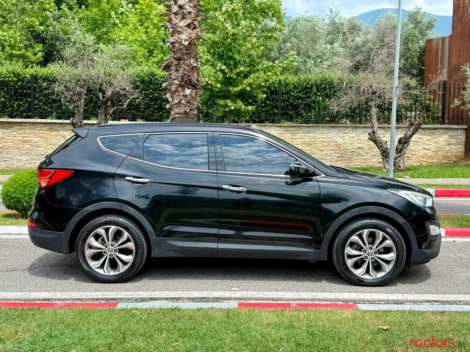 2013' Hyundai Santa Fe photo #4