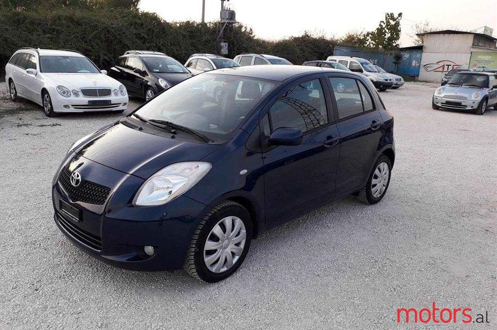 2008' Toyota Yaris photo #1