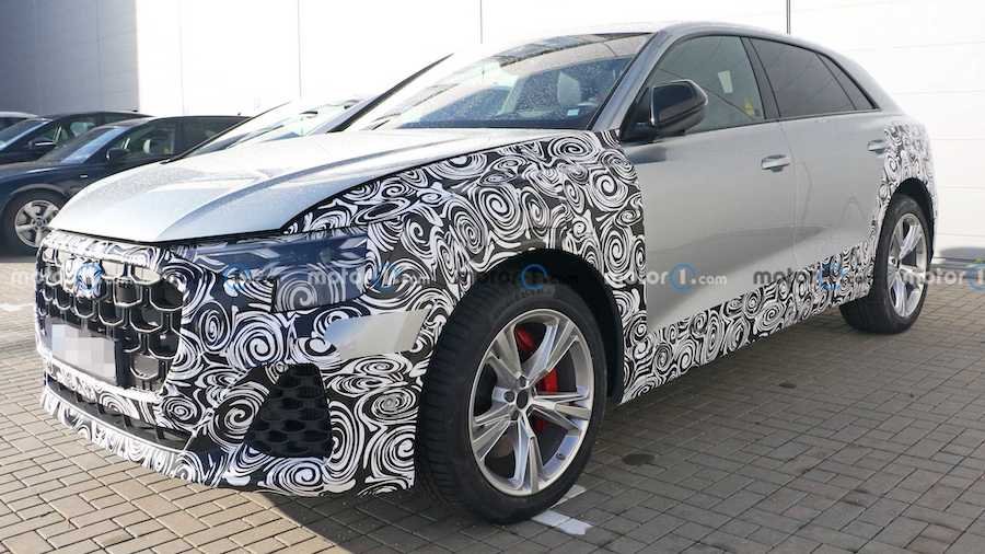 2024 Audi Q8 Facelift Spied Up Close Hiding Updated Lights