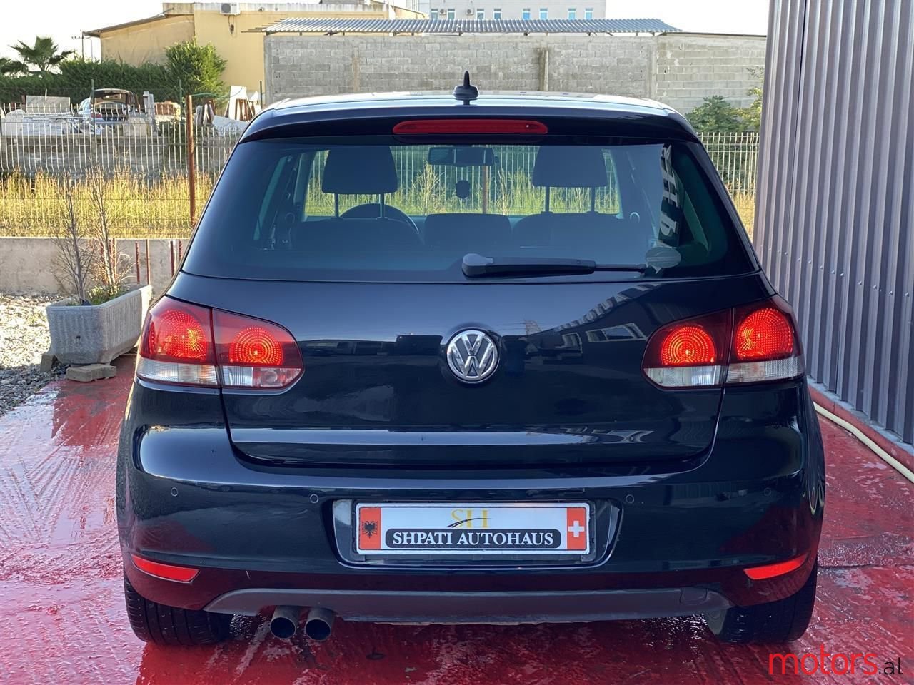 2009' Volkswagen Golf photo #3