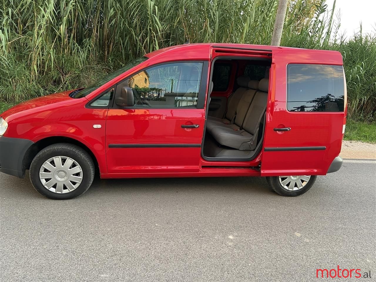 2006' Volkswagen Caddy photo #2