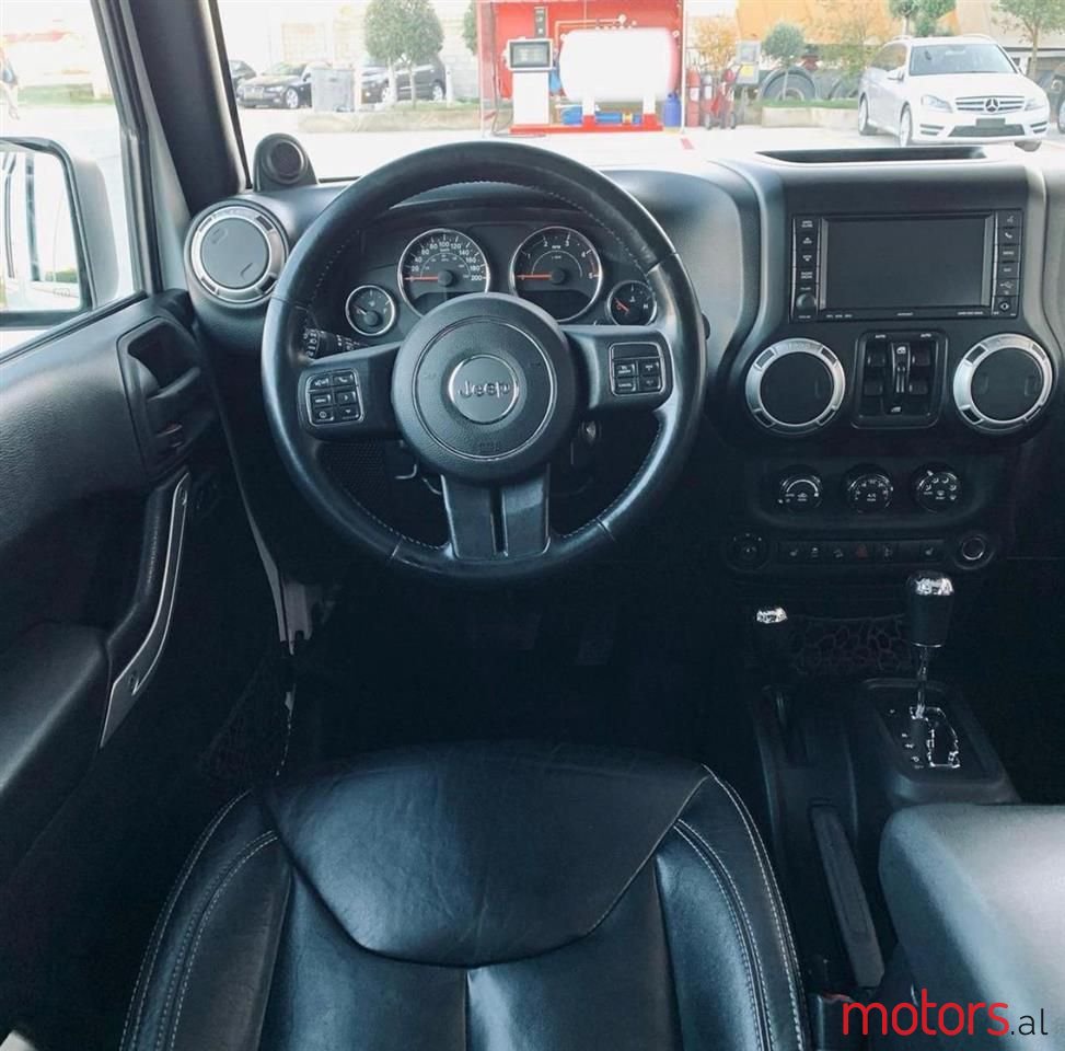 2013' Jeep Wrangler photo #3